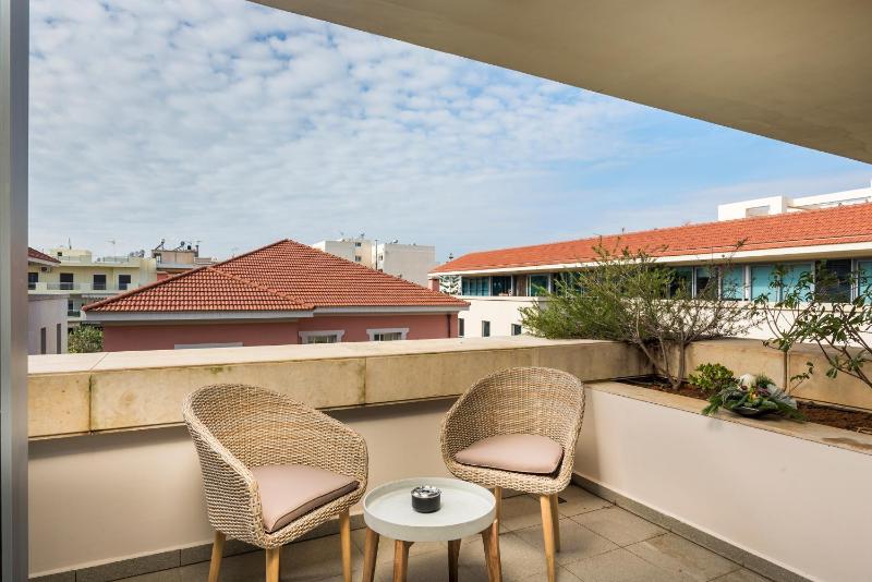 Standard One-Bedroom Apartment image 3