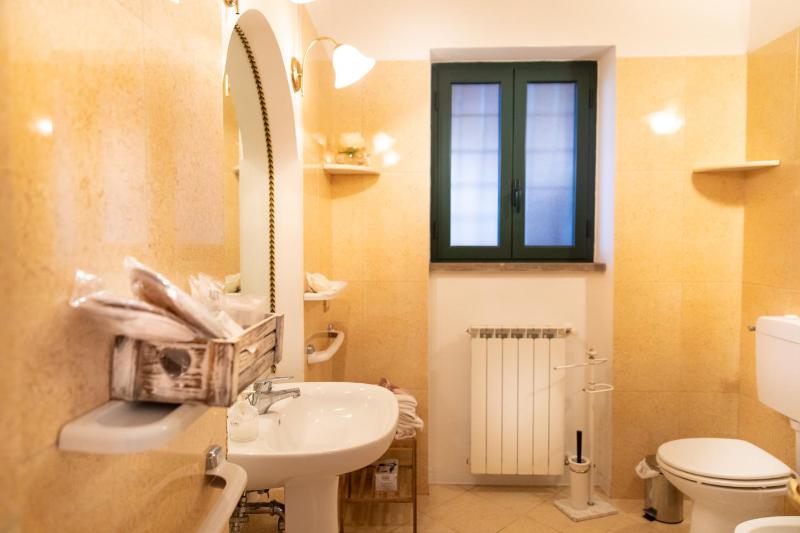 Standard Suite image 3