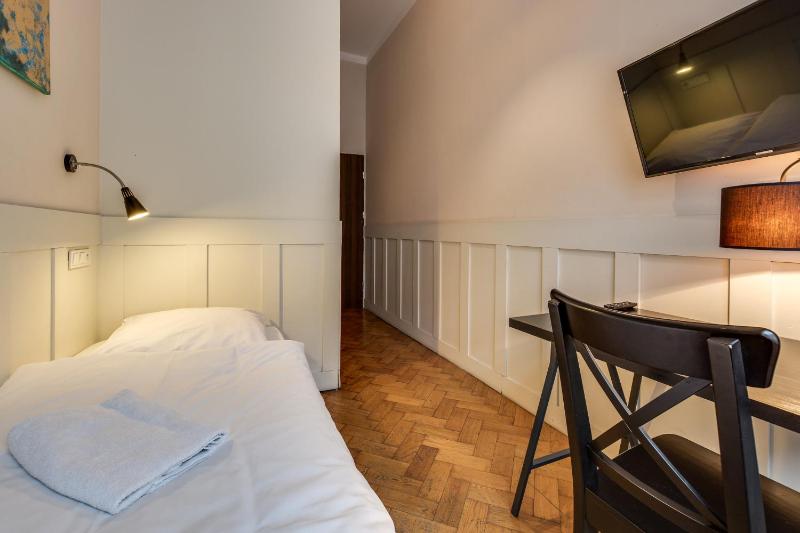 Single Room with Private Bathroom image 4