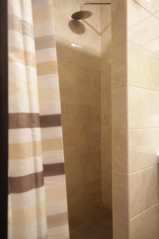 Deluxe Triple Room image 3