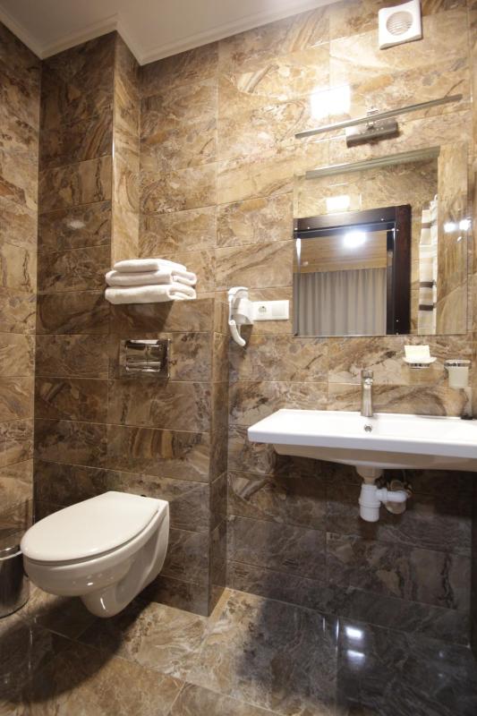 Deluxe Quadruple Room image 3