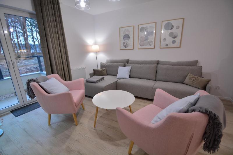 One-Bedroom Apartment with Parking image 2