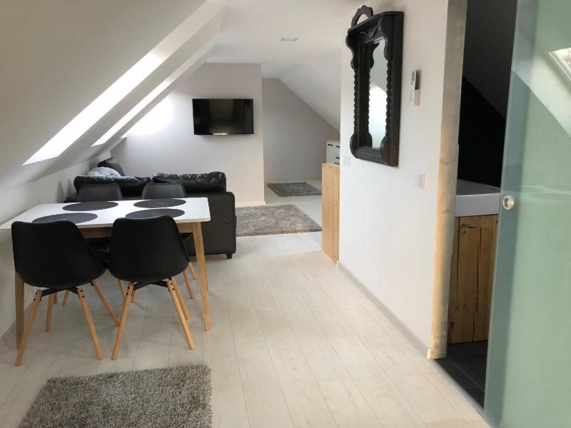 Apartment with Garden View image 3