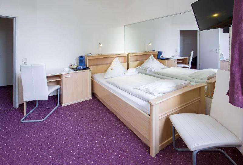 Economy Double Room image 2