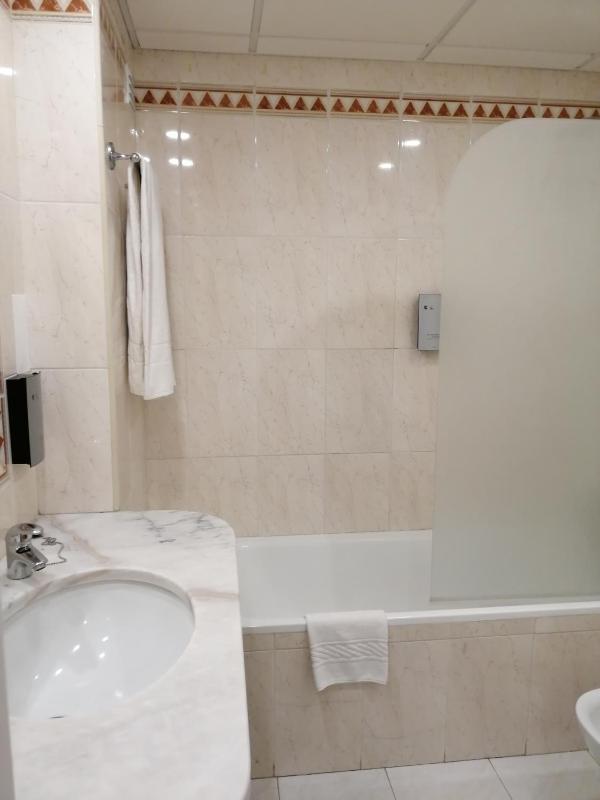 Double Room image 2