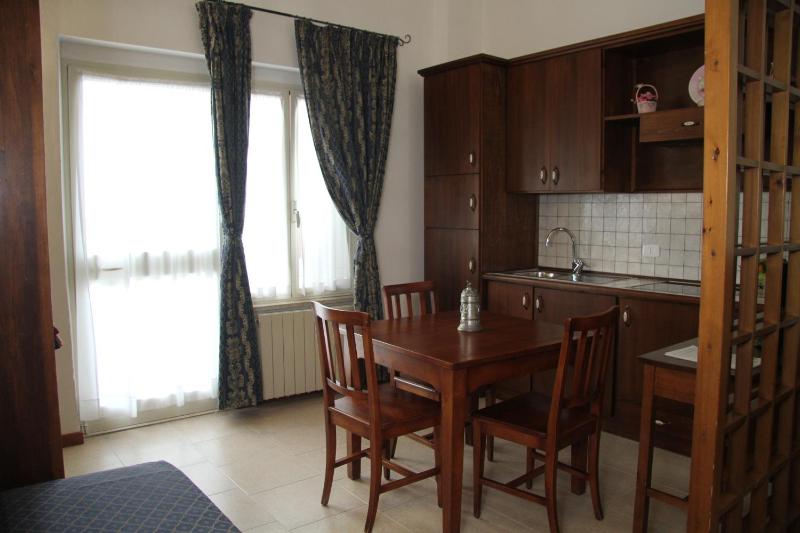 Studio Apartment image 2