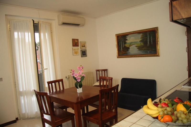 One-Bedroom Apartment image 2