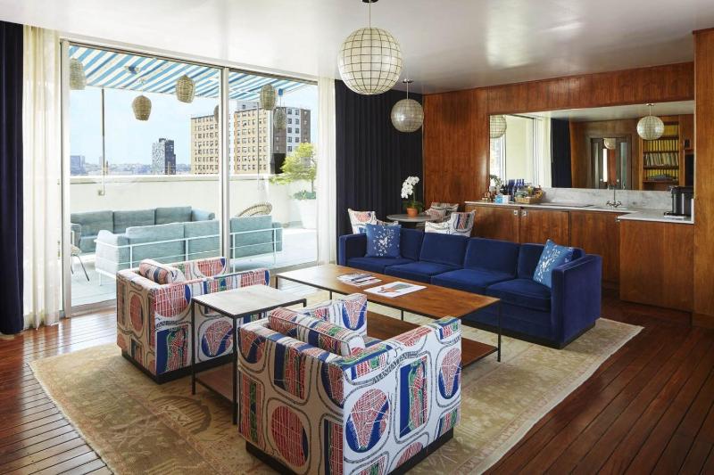 Rooftop Penthouse image 3