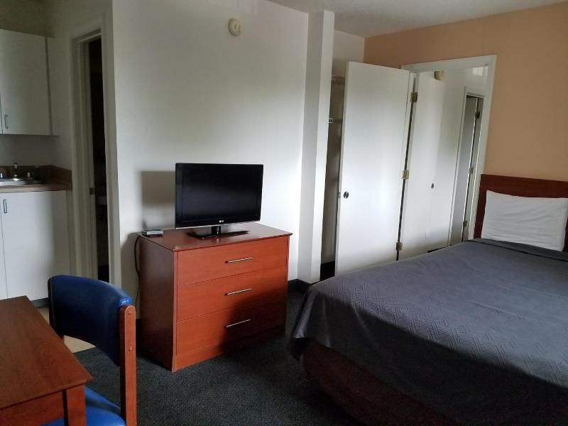 Deluxe Quadruple Room - Non-Smoking image 2