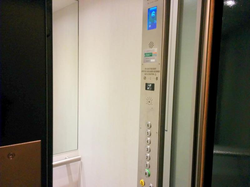 Superior Three-Bedroom Apartment image 2