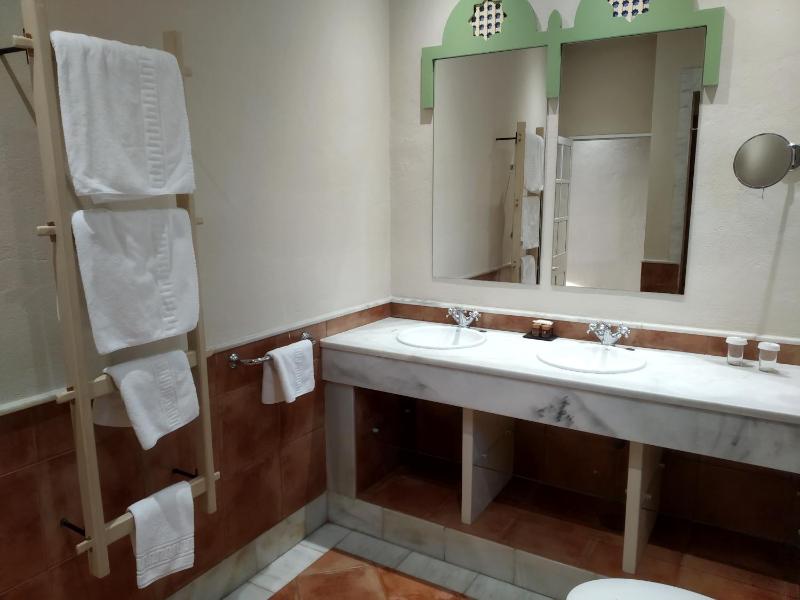 Triple Room with Sea View image 4