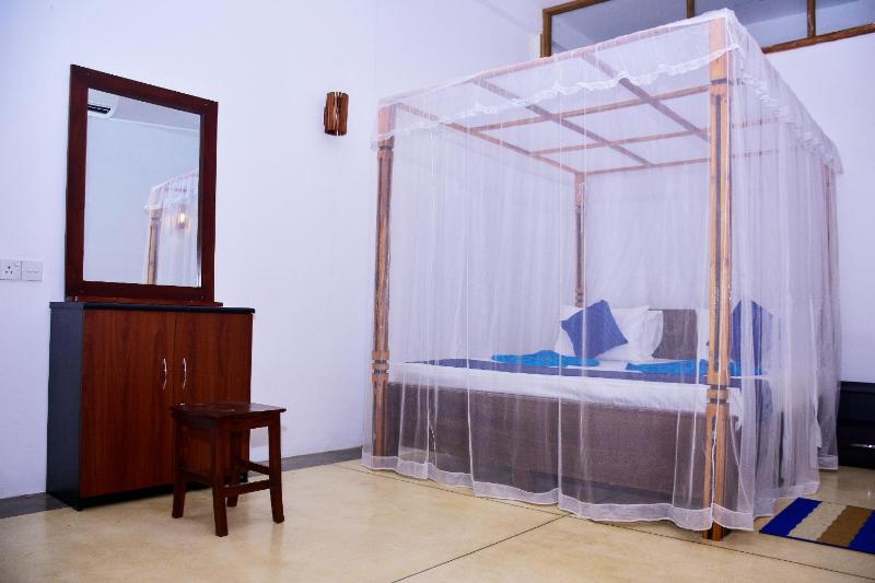Ocean Gate Villa Tangalle - image 4