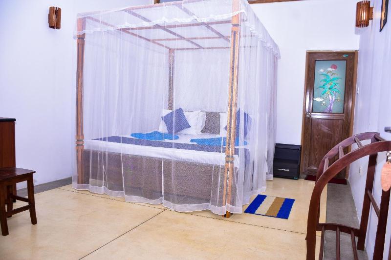 Ocean Gate Villa Tangalle - image 3