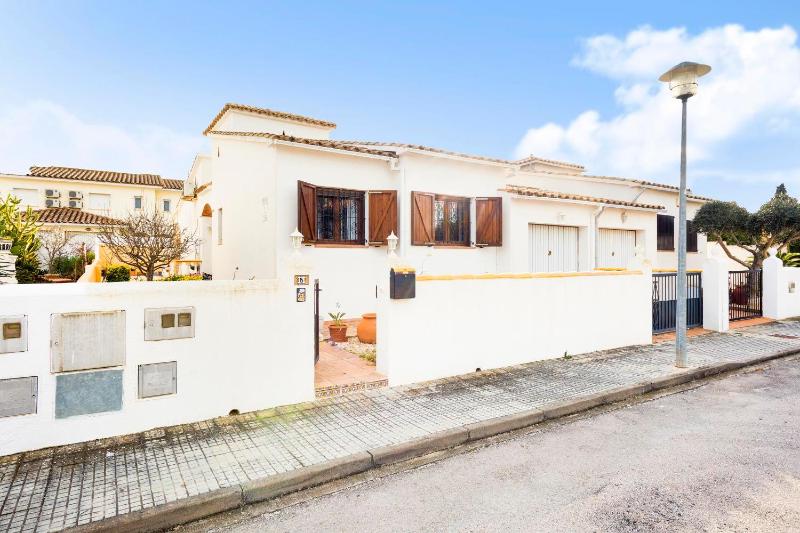 Three-Bedroom Villa image 3