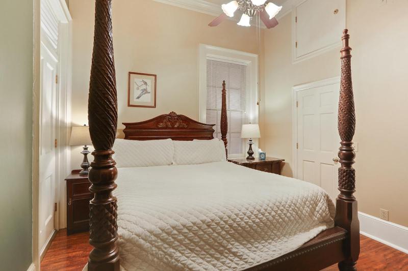 Executive King Suite image 2