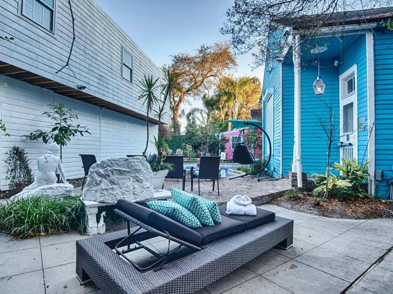 4 BR - Sleeps 8! Best location next to Bourbon Street! - image 10