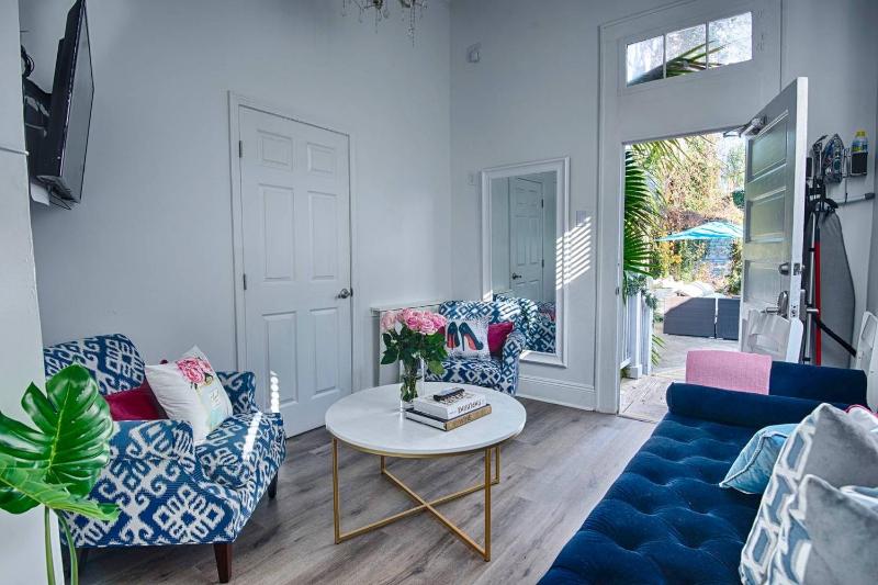 4 BR - Sleeps 8! Best location next to Bourbon Street! - image 12