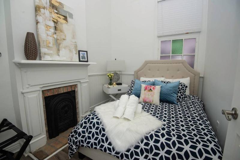 4 BR - Sleeps 8! Best location next to Bourbon Street! - image 15