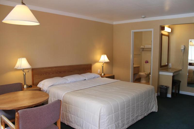 King Room image 4
