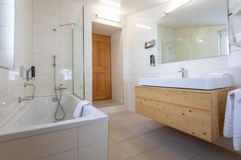 Double Room image 4