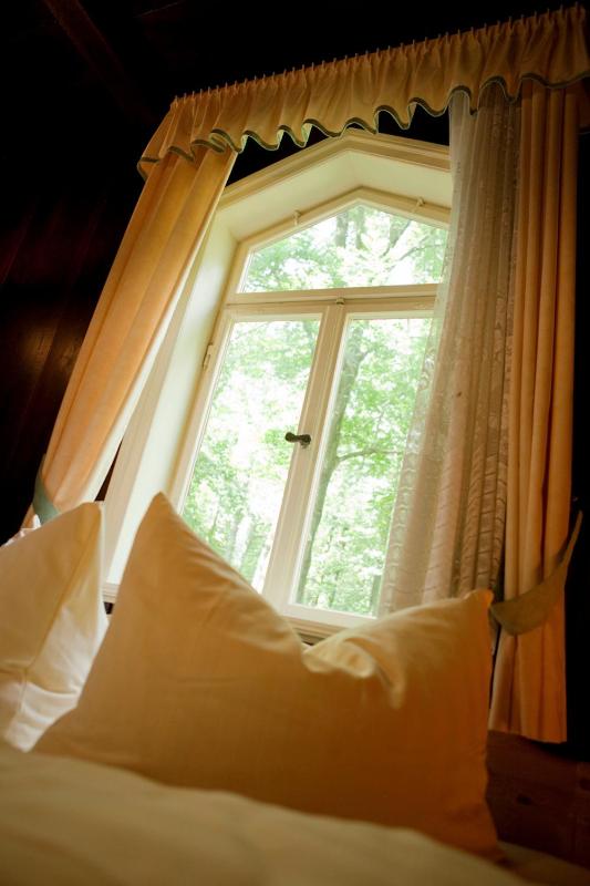 Double Room with Balcony image 4