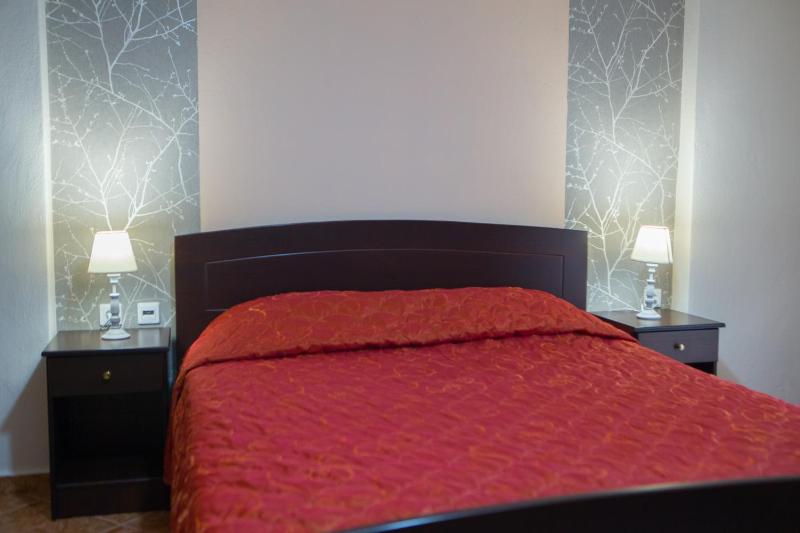 Double Room image 3