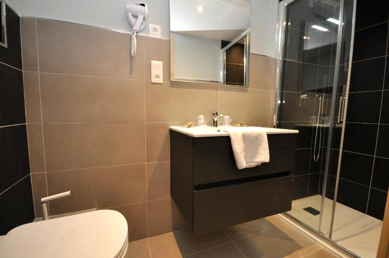 Superior Triple Room image 2