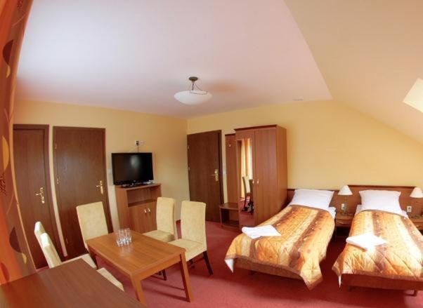 Quadruple Room image 2