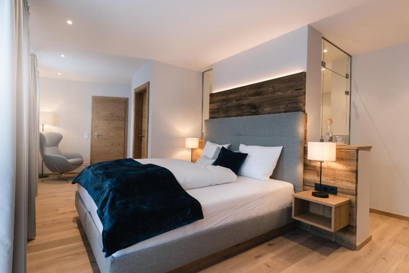 Deluxe Suite image 4