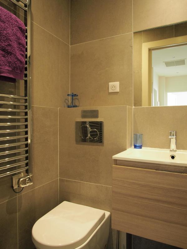 Nice Centre - Apartment with balcony and stunning sea view! - image 13