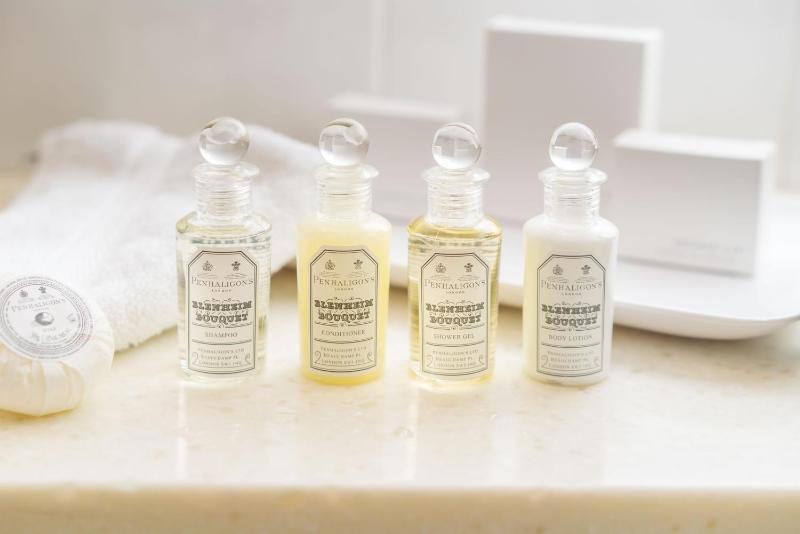 Luxury King Double Room with Park View image 2