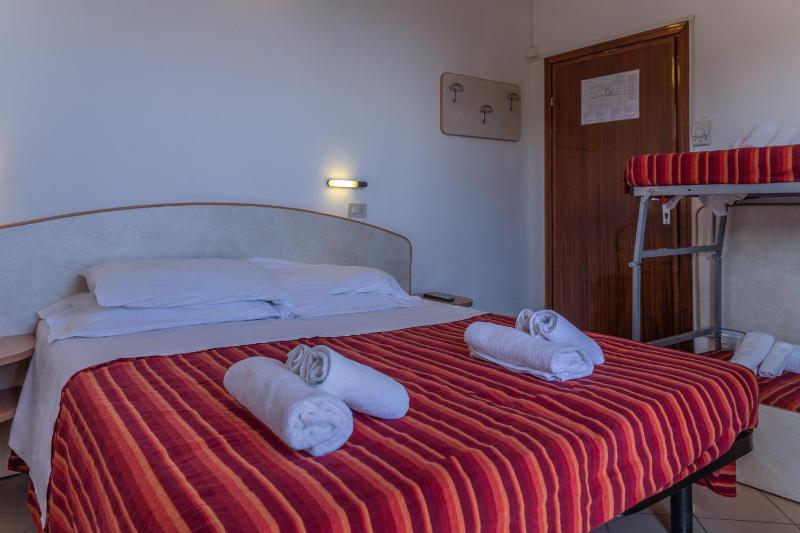Quadruple Room image 2