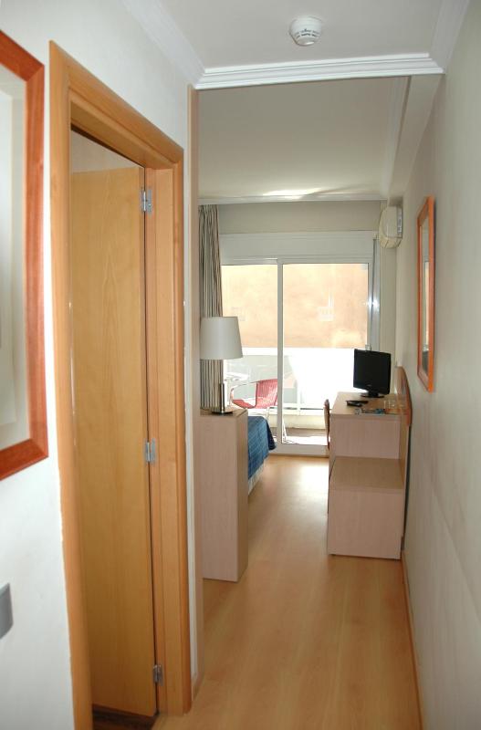 Single Room image 4