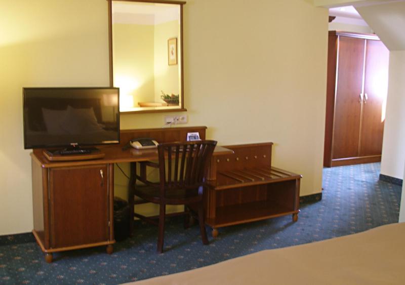 Standard Double or Twin Room image 2