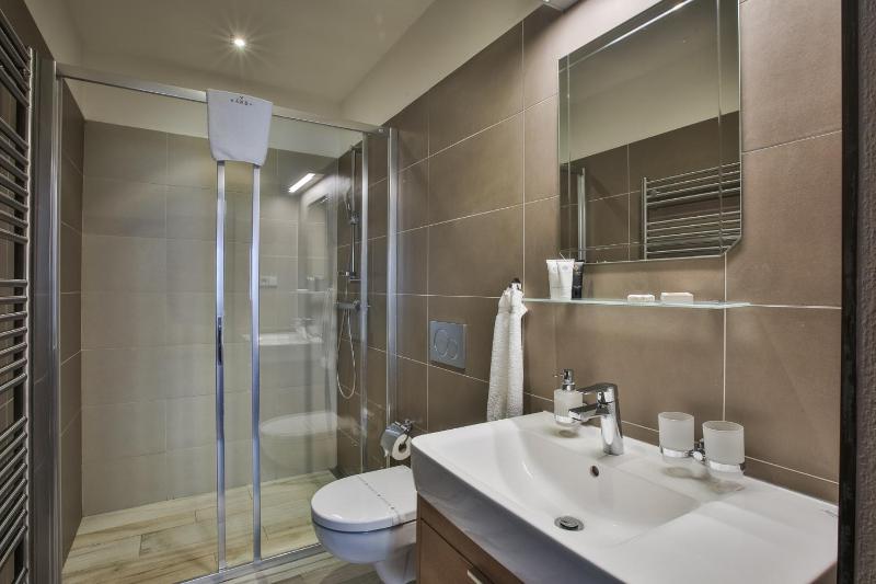 Deluxe Double Room image 1