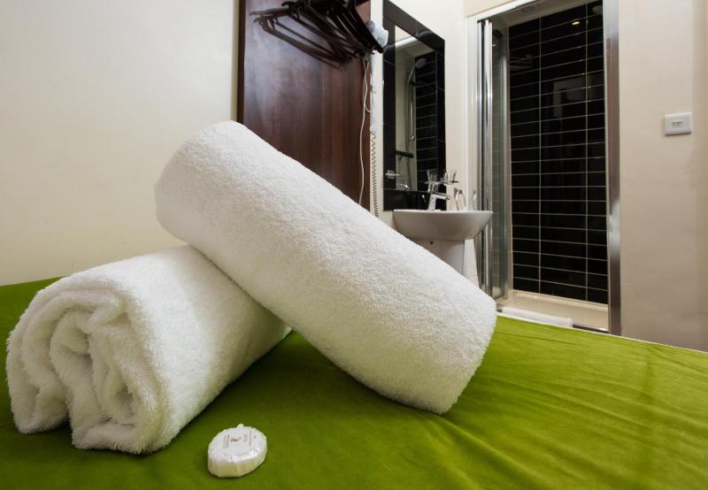 Double Room with Shared Bathroom image 1