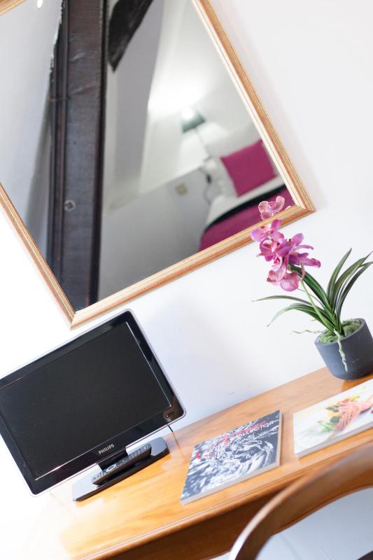 Classic Double or Twin Room image 3