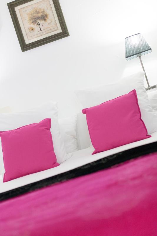 Classic Double or Twin Room image 4