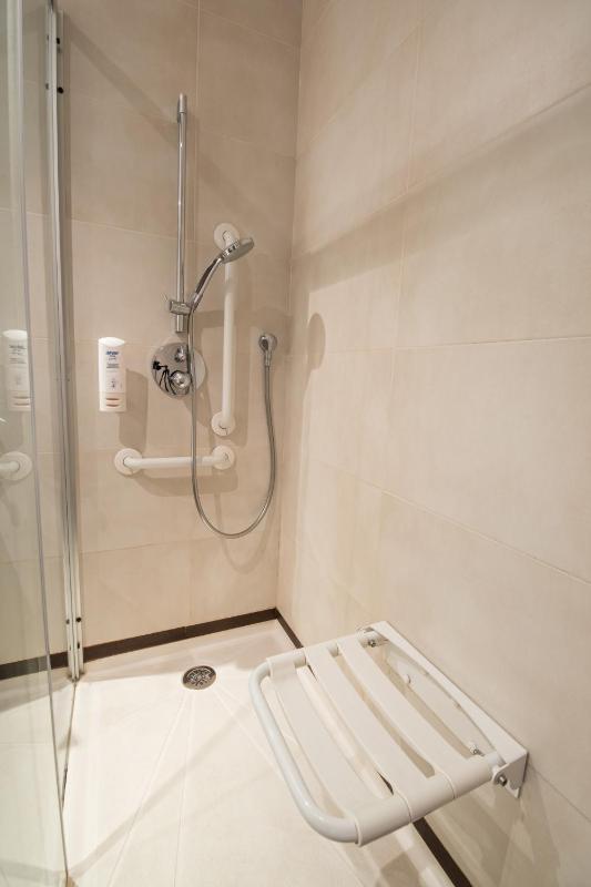 Double Room - Disability Access/Non-Smoking image 2
