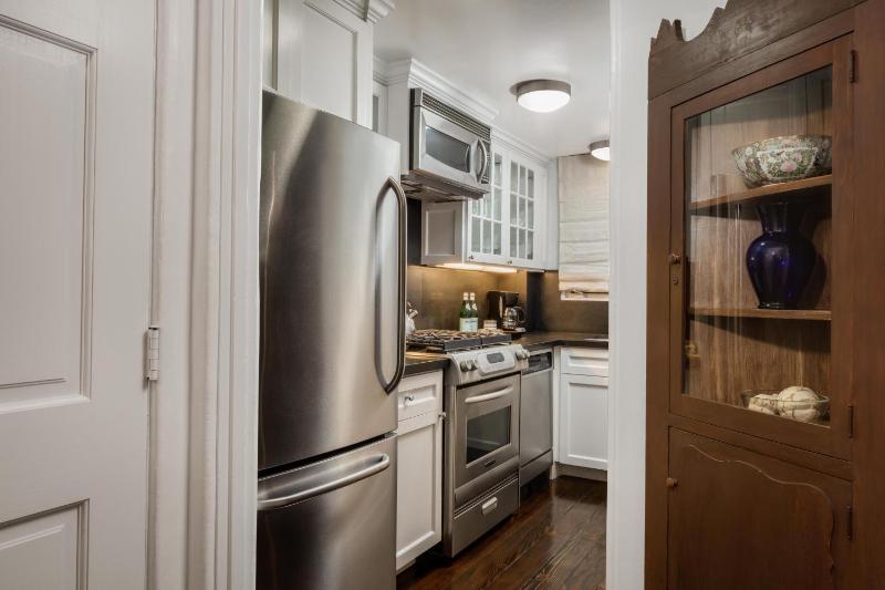 One-Bedroom Suite image 3