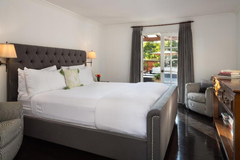 Two-Bedroom Suite image 2