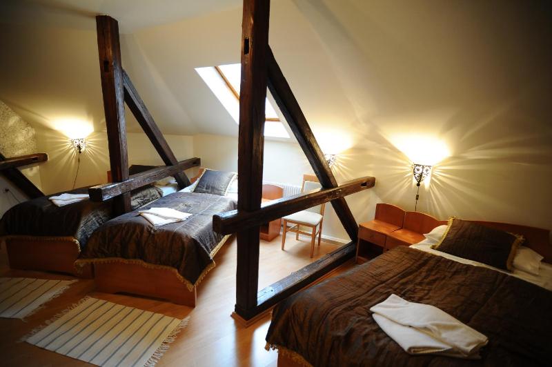 Quadruple Room image 3