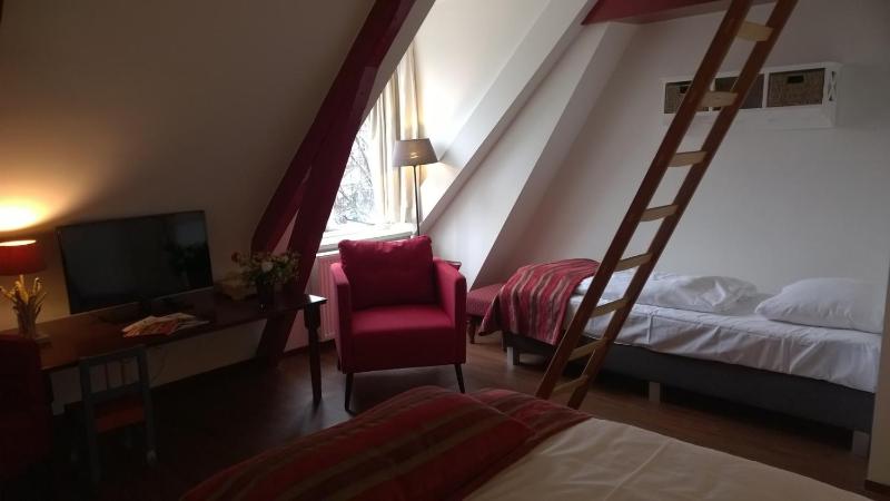 Amsterdam House Hotel - image 7