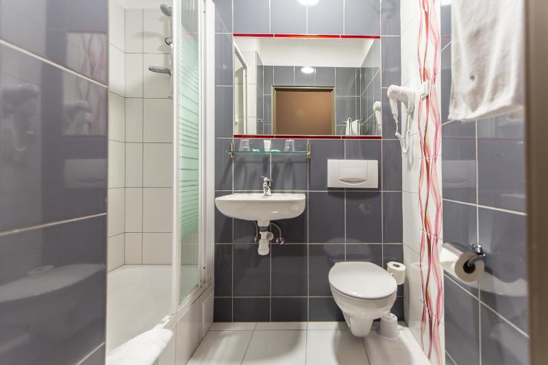 Double Room with Balcony image 3