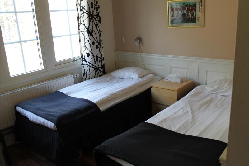 Standard Twin Room image 1