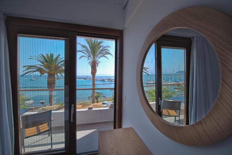 Premium Double Room with Sea View image 1