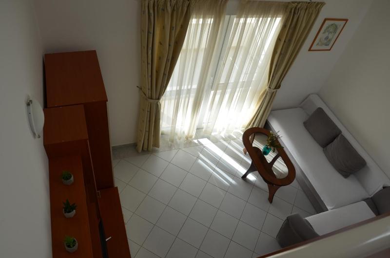 One-Bedroom Apartment with Balcony and Sea View - Br.2 image 4