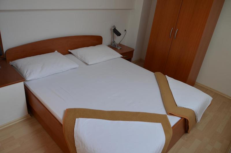 One-Bedroom Apartment with Balcony and Sea View - Br.2 image 3