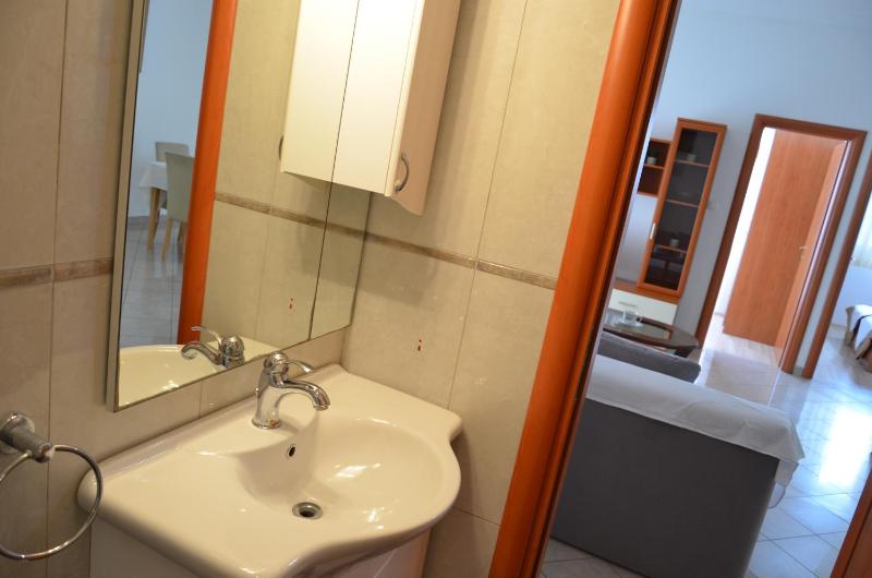 Three-Bedroom Apartment with Balcony and Sea View No.8 image 4