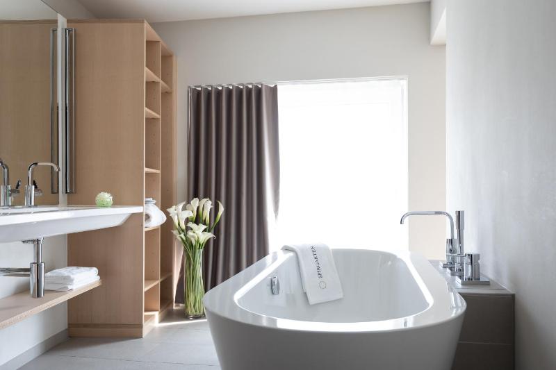 Junior Suite image 2